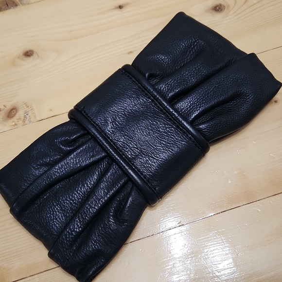 Banana Republic Bow Clutch Wallet Leather Black - Picture 4 of 15